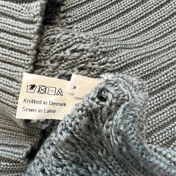 S.N.S. HERNING Knitwear Gray Crewneck Wool Knit Sweater Size Small - Picture 5 of 8